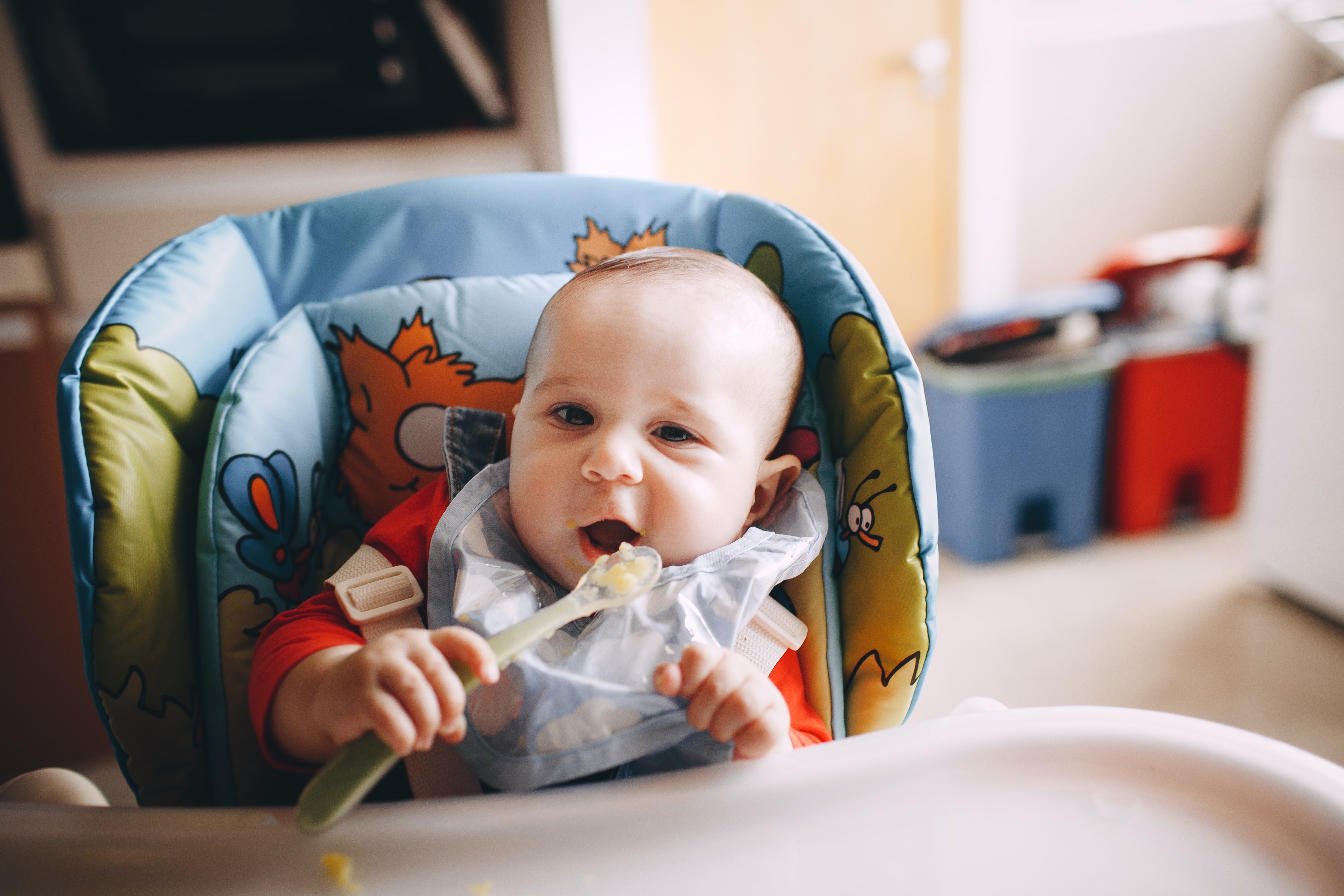 Teaching Baby How to Use a Spoon - Thrive Little
